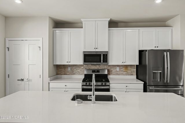 1306 English Lane 1306, Parlin, NJ 08859
