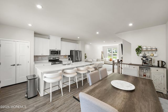 1306 English Lane 1306, Parlin, NJ 08859