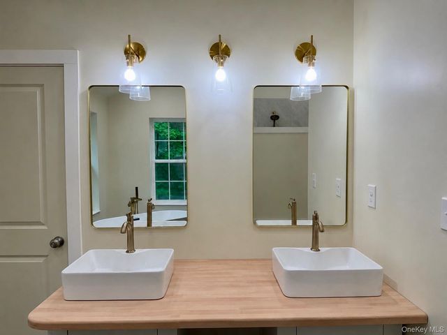 12 Enderly Lane, Ellenville, NY 12428