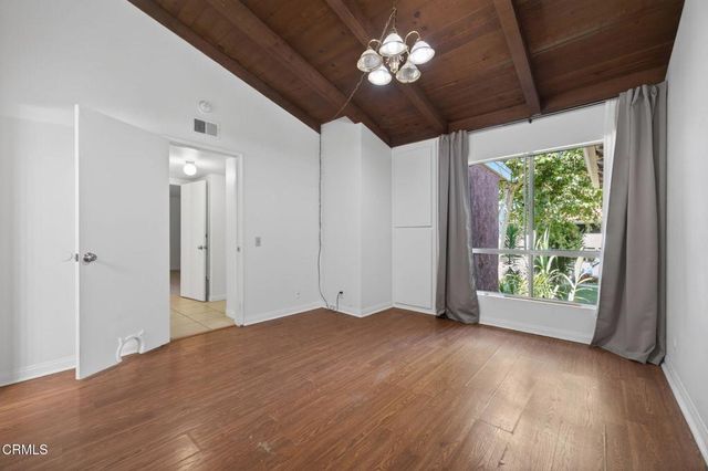 1300 Saratoga Avenue 211, Ventura, CA 93003