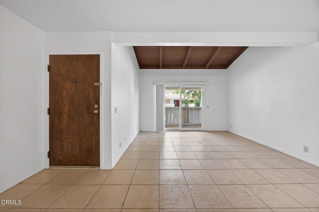 1300 Saratoga Avenue 211, Ventura, CA 93003