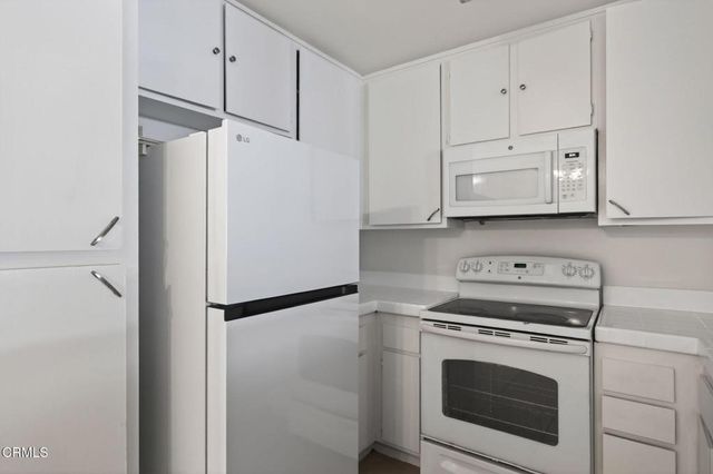 1300 Saratoga Avenue 211, Ventura, CA 93003