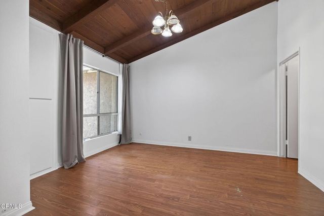 1300 Saratoga Avenue 211, Ventura, CA 93003