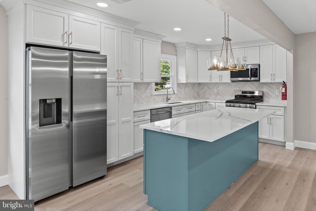 15 BRIAN CT, Toms River, NJ 08757