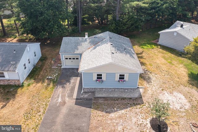 15 BRIAN CT, Toms River, NJ 08757