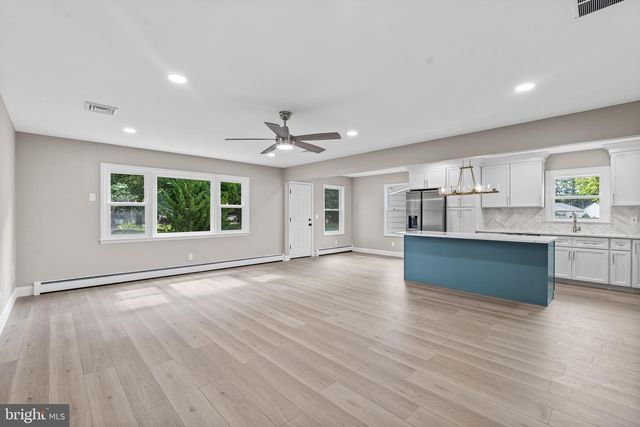 15 BRIAN CT, Toms River, NJ 08757