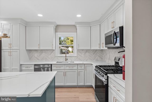 15 BRIAN CT, Toms River, NJ 08757