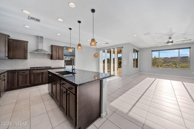 7910 S Expedition Drive, Tucson, AZ 85747