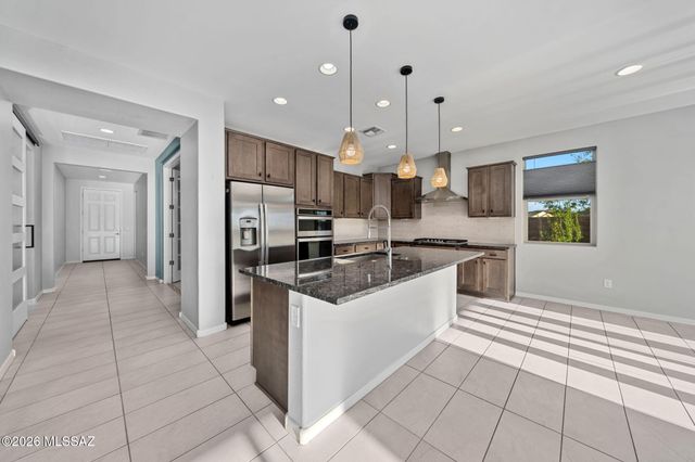 7910 S Expedition Drive, Tucson, AZ 85747
