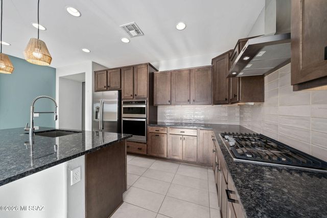 7910 S Expedition Drive, Tucson, AZ 85747