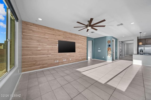 7910 S Expedition Drive, Tucson, AZ 85747