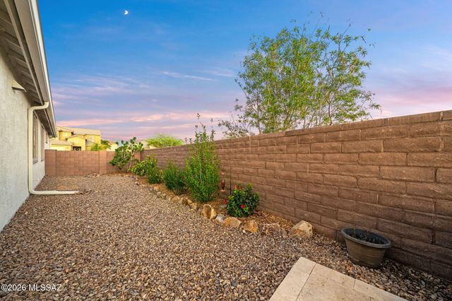 7910 S Expedition Drive, Tucson, AZ 85747