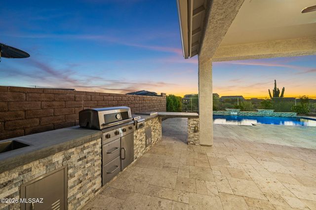 7910 S Expedition Drive, Tucson, AZ 85747