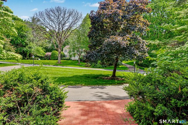 11 Tanglewood Drive, Danbury, CT 06811