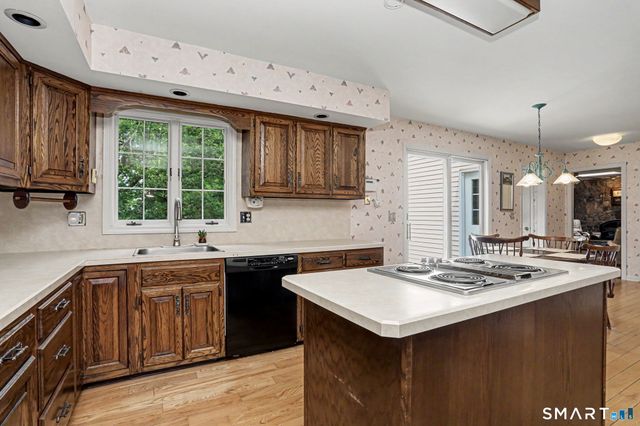 11 Tanglewood Drive, Danbury, CT 06811