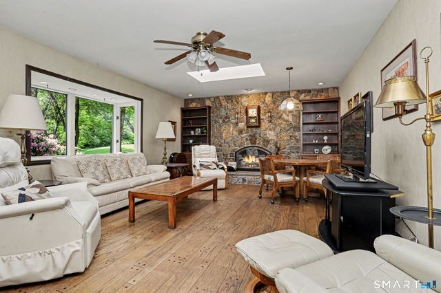 11 Tanglewood Drive, Danbury, CT 06811