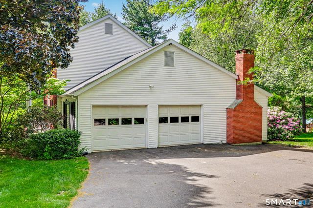 11 Tanglewood Drive, Danbury, CT 06811