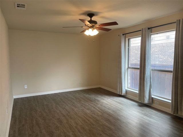 421 Brighton Street, Roanoke, TX 76262