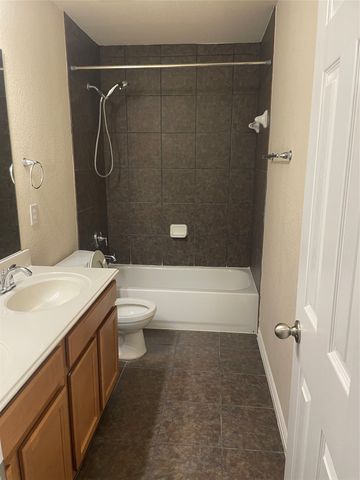 421 Brighton Street, Roanoke, TX 76262