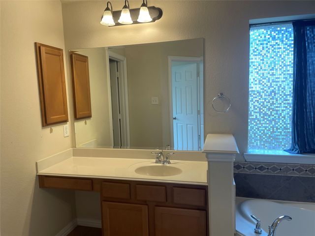 421 Brighton Street, Roanoke, TX 76262