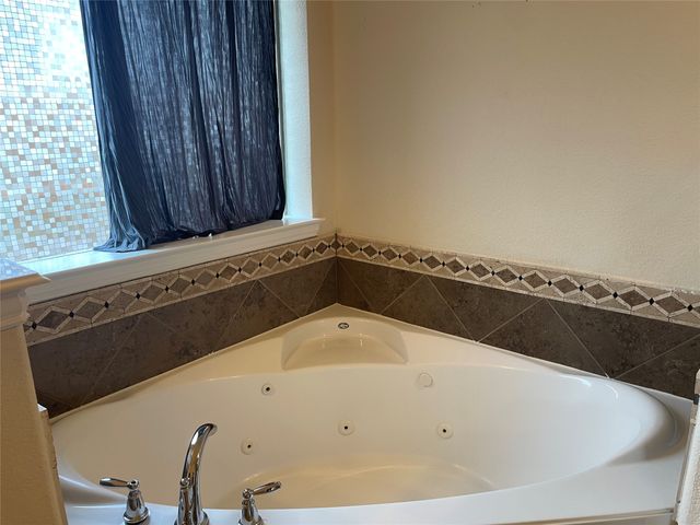 421 Brighton Street, Roanoke, TX 76262