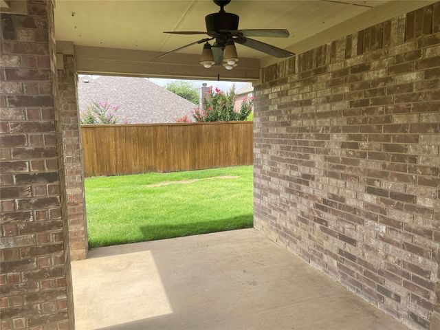421 Brighton Street, Roanoke, TX 76262