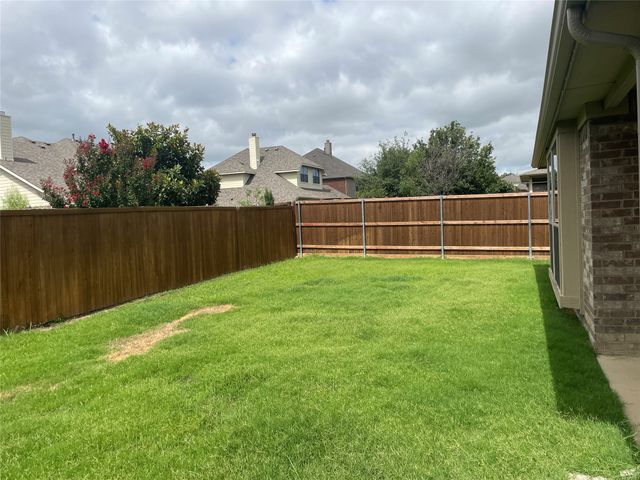 421 Brighton Street, Roanoke, TX 76262
