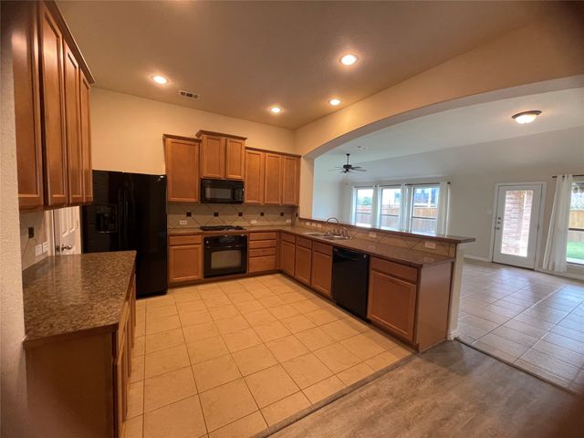 421 Brighton Street, Roanoke, TX 76262