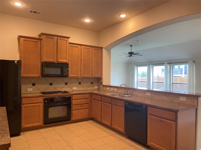 421 Brighton Street, Roanoke, TX 76262