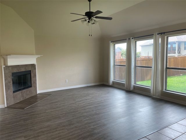421 Brighton Street, Roanoke, TX 76262