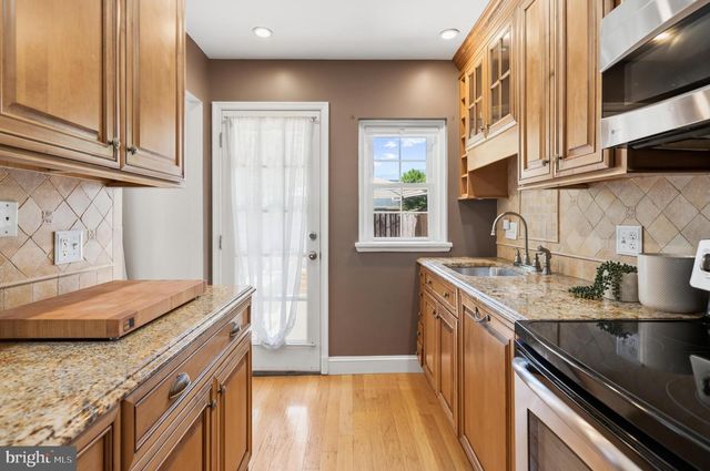3616 S WAKEFIELD ST, Arlington, VA 22206
