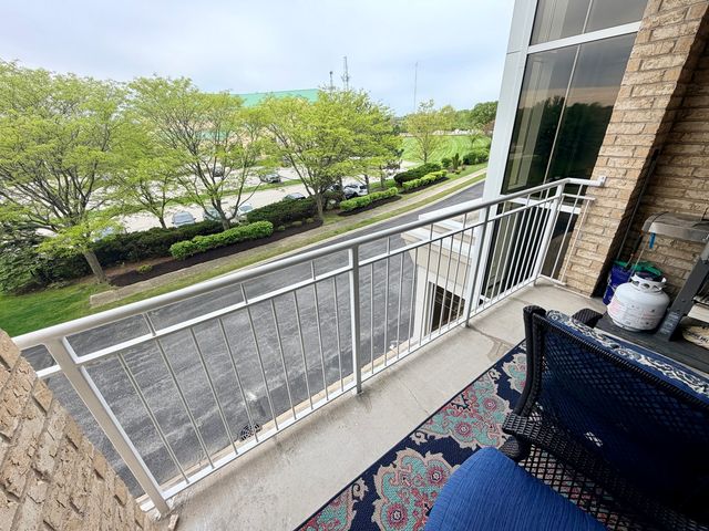 9730 Koch Court 2F, Orland Park, IL 60467