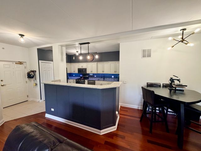 9730 Koch Court 2F, Orland Park, IL 60467