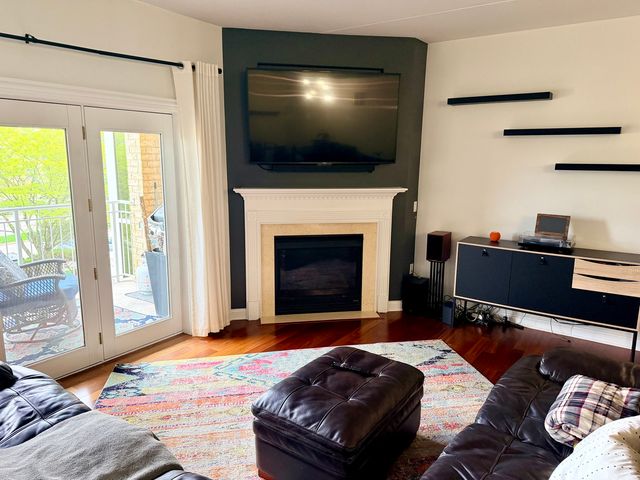 9730 Koch Court 2F, Orland Park, IL 60467