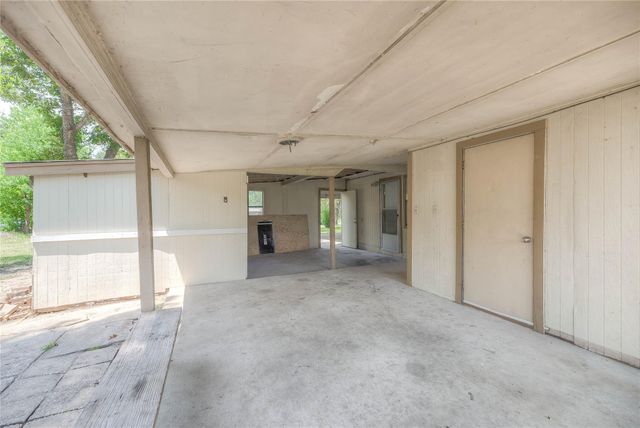305 Oak Ridge Drive, Onalaska, TX 77360