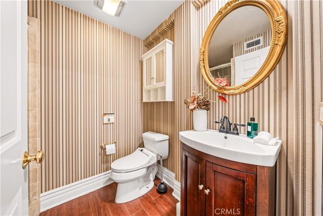 33 Modesto, Irvine, CA 92602