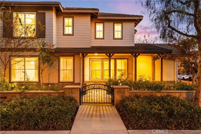 33 Modesto, Irvine, CA 92602