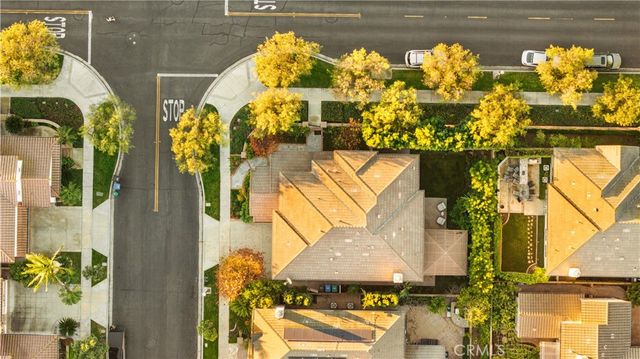 33 Modesto, Irvine, CA 92602