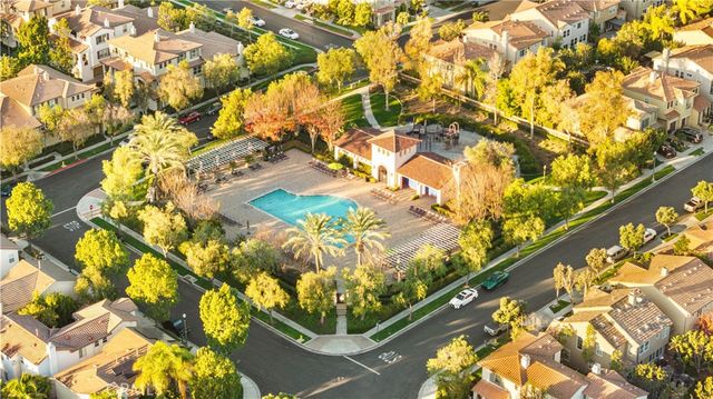 33 Modesto, Irvine, CA 92602