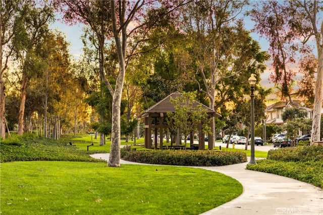 33 Modesto, Irvine, CA 92602