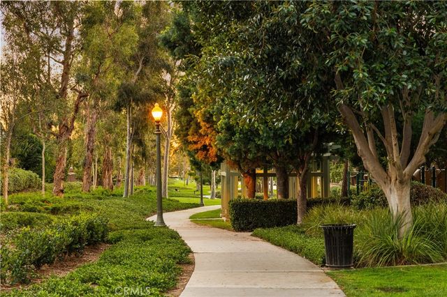 33 Modesto, Irvine, CA 92602