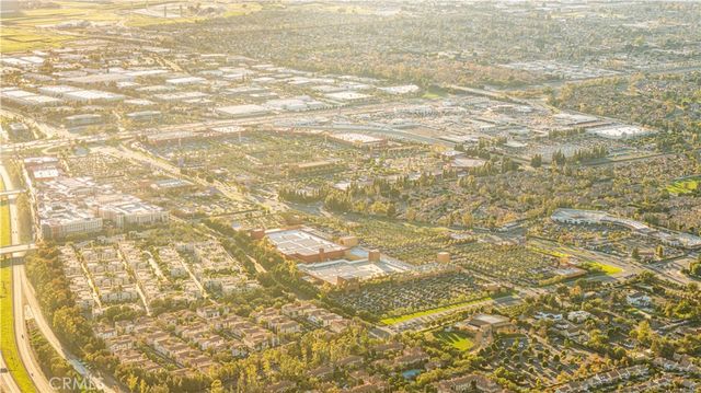 33 Modesto, Irvine, CA 92602