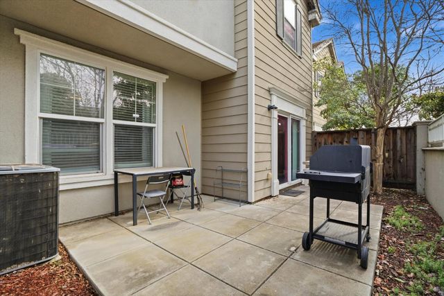 116 W Luna Loca Ln, Tracy, CA 95391