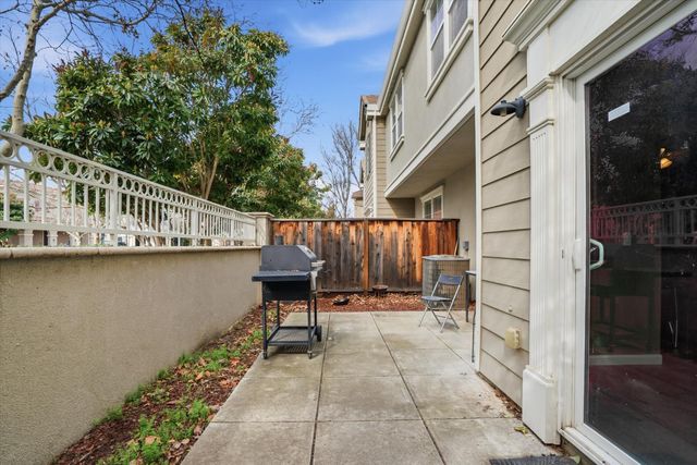 116 W Luna Loca Ln, Tracy, CA 95391