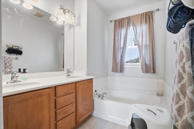 116 W Luna Loca Ln, Tracy, CA 95391