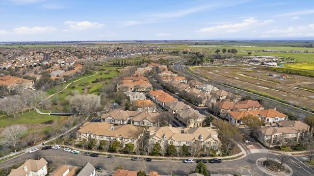 116 W Luna Loca Ln, Tracy, CA 95391