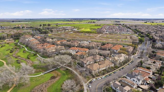 116 W Luna Loca Ln, Tracy, CA 95391