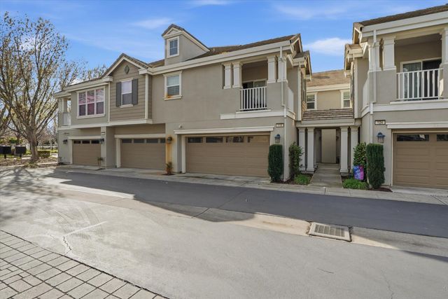 116 W Luna Loca Ln, Tracy, CA 95391