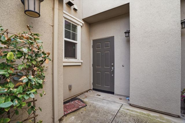 116 W Luna Loca Ln, Tracy, CA 95391