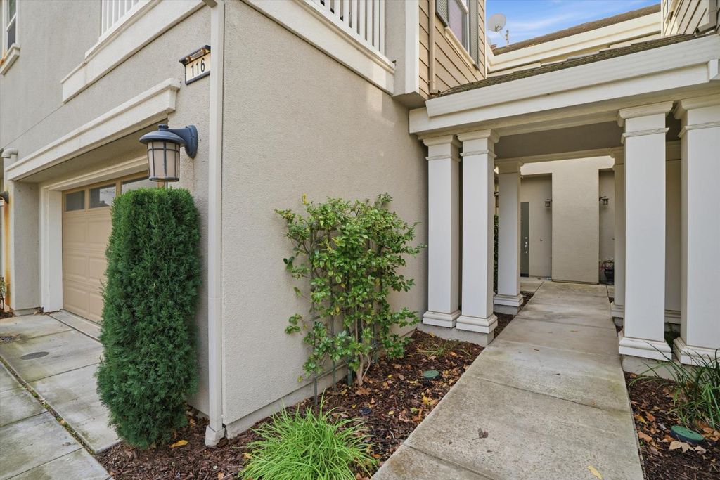 116 W Luna Loca Ln, Tracy, CA 95391